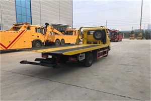 满城非事故拖车