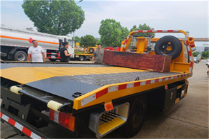 满城附近拖车电话号码服务