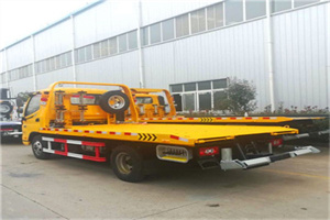 满城附近拖车救援搭电